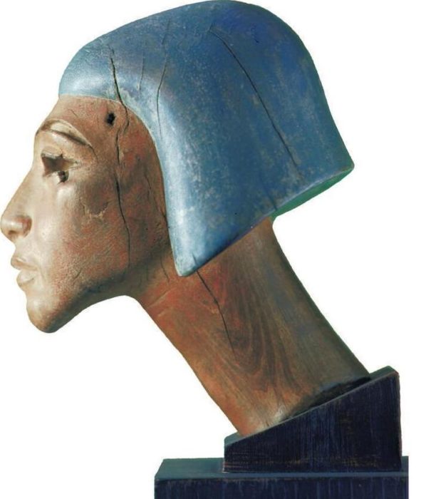 Head in wood from the Amarna era